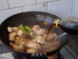 可乐鲜蘑翅根的做法步骤:6