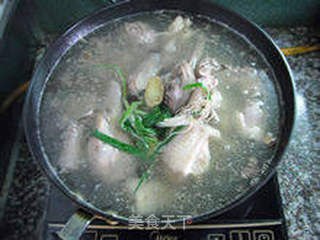 常为家人煲碗汤---【茶菇煲番鸭】的做法步骤:4