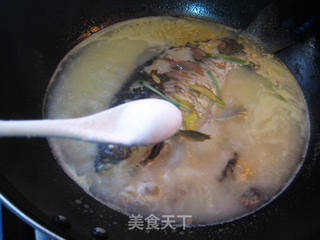 醋椒鲫鱼的做法步骤:5