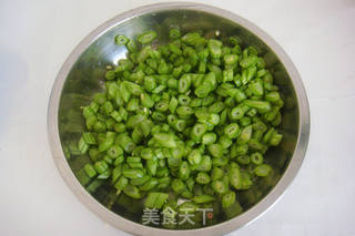 榄菜肉末豆丁的做法步骤:3