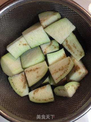 油豆腐燒茄菇 【傳統的家常炒菜】新鮮嚐的做法步骤:3