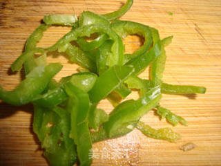 清炒西兰花--绿叶虽好也需红花点睛(西兰花如何越炒越绿)的做法步骤:4