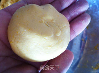 芝麻南瓜团子的做法步骤:5