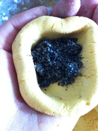 芝麻南瓜团子的做法步骤:4