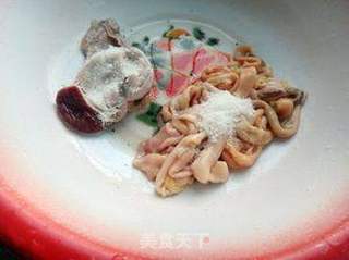 双椒炒鸡杂的做法步骤：1