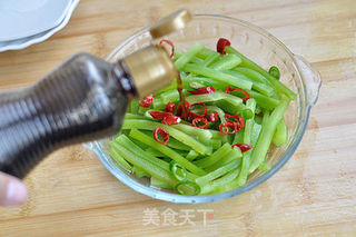 椒油脆莴苣的做法步骤:5
