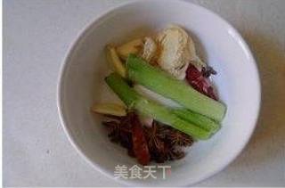 美容滋补—黄豆煲猪脚的做法步骤:4