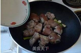 美容滋补—黄豆煲猪脚的做法步骤:7