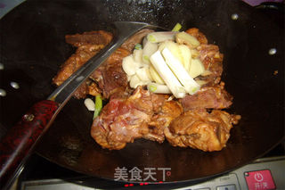 红烧排骨炖土豆的做法步骤:3