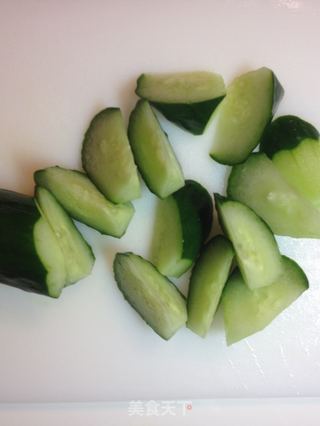 涼拌蒜辣黃瓜【傳統的家常涼拌】新鮮嚐的做法步骤:4