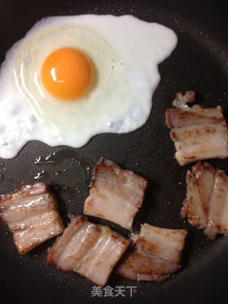 腊肉蔬菜饭餐【传统的饭餐】新鲜尝的做法步骤：3