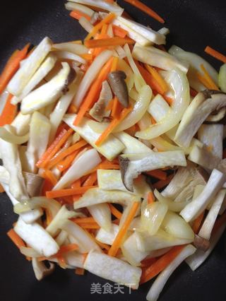 腊肉蔬菜饭餐【传统的饭餐】新鲜尝的做法步骤:14