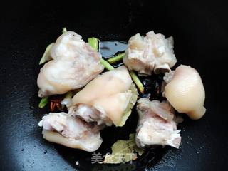 红烧猪蹄的做法步骤:5