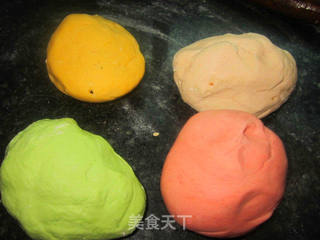 彩色五角饺子的做法步骤:2
