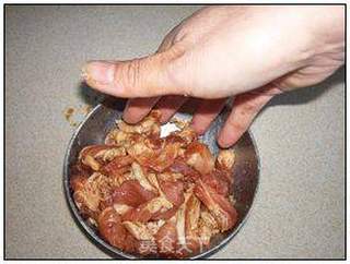 菜椒炒肉片的做法步骤:5