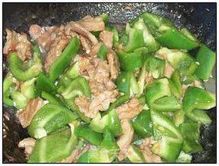 菜椒炒肉片的做法步骤:10