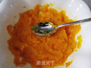 【造型南瓜饼】的做法步骤:4