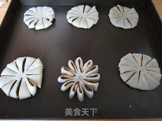 枣泥菊花酥的做法步骤:23