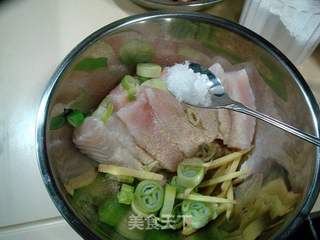 培根煎鱼柳的做法步骤：2