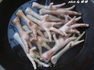 剁椒凤爪的做法步骤:4