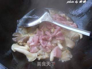 平菇豆腐烧肉的做法步骤:9