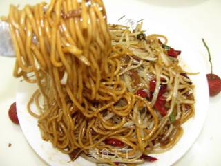 绿豆芽炒面的做法步骤:9