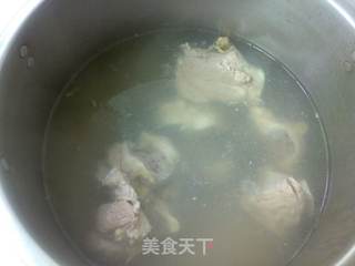 黄豆芽大骨汤的做法步骤:5