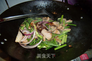 蒜苔炒肉的做法步骤:5