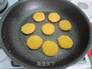 外脆内棉，吃起来也很营养の【黄金甜心煎饼】的做法步骤：9
