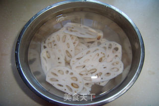 凉拌麻辣藕片的做法步骤:3