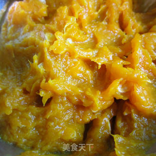 甜甜南瓜糕的做法步骤:2