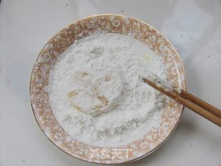 给你熟悉的山药换个吃法——芝麻椒盐山药片的做法步骤:4