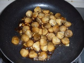 简单快手菜——蚝油草菇的做法步骤:6