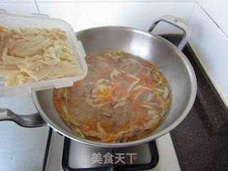 海鲜酸辣汤的做法步骤:7