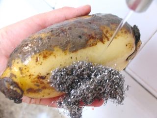 秋季藕正香——果味糯米藕的做法步骤:2