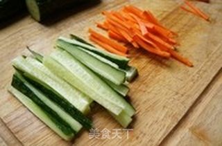 咖喱鸡腿卷的做法步骤:2