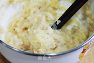 土豆泥鲜虾球的做法步骤:4