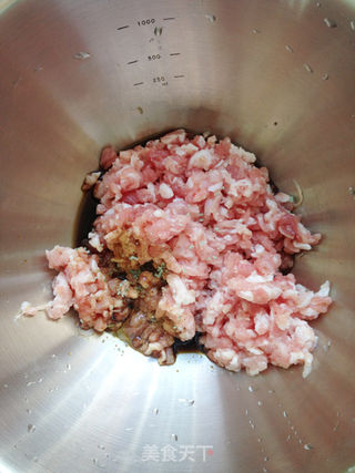 猪肉茴香饺子的做法步骤:2