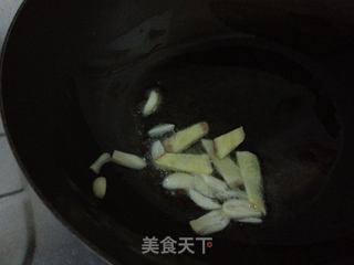 板栗烧鸡的做法步骤:4