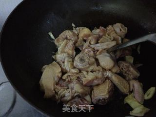 板栗烧鸡的做法步骤:5