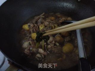 板栗烧鸡的做法步骤:9
