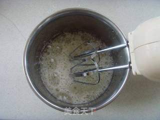 清新脱俗---酸奶戚风蛋糕的做法步骤:6