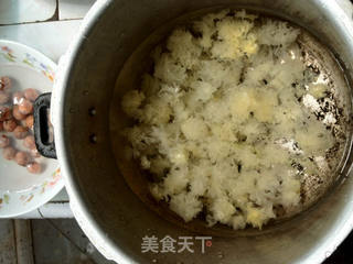 银耳莲子的做法步骤:5