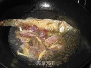咸鸭炖鲫鱼火锅的做法步骤:8