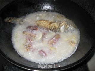 咸鸭炖鲫鱼火锅的做法步骤:9