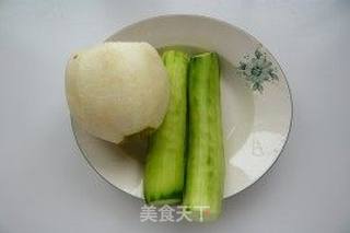 黄瓜生梨汁的做法步骤:2