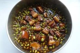 毛豆烧五花肉的做法步骤：8