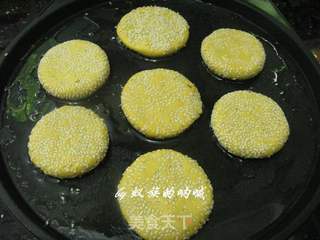 香甜软糯的南瓜饼的做法步骤:7