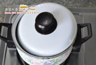 秋季润肺饮品——百合雪梨糖水的做法步骤:4