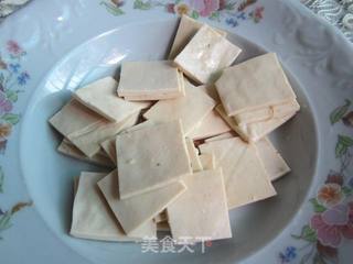 酥皮蘸汁豆腐的做法步骤：1